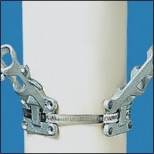 pipe connector with clamps